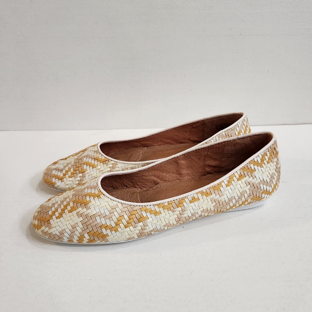 Gentle Souls by Kenneth Cole Women's Eugene Travel Ballet Woven Flat, Size 8